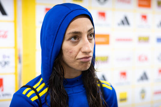 Rusul Rosa Kafaji of Sweden in mixed zone