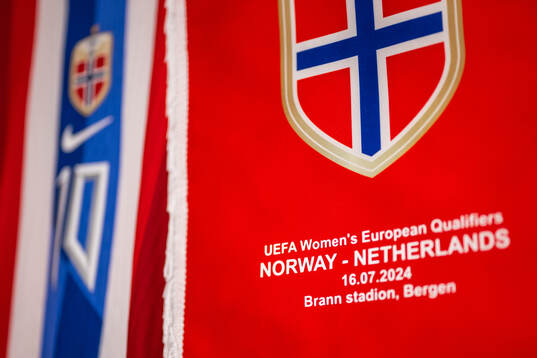 The pennant of Norway in the dressing room