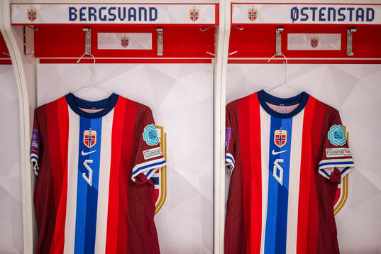 The kits of Guro Bergsvand and Marthine Østenstad of