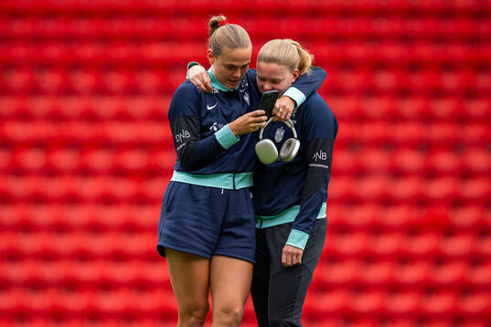 Marthine Østenstad and Signe Gaupset of Norway