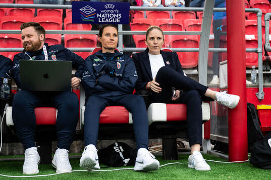 Ingvild Stensland, assistant coach, and Gemma Grainger,