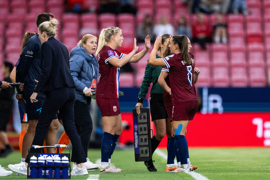 Sophie Roman Haug and Vilde Bøe Risa of Norway