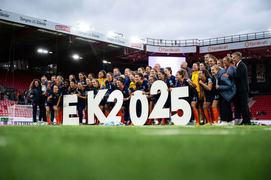Players of Netherlands celebrate