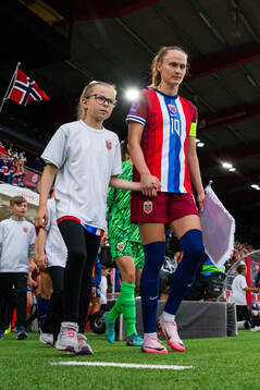 Caroline Graham Hansen of Norway enters the pitch
