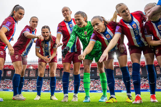 Vilde Bøe Risa, Lisa Naalsund, Tuva Hansen, Frida Maanum,