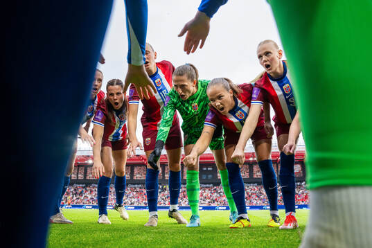 Lisa Naalsund, Tuva Hansen, goalkeeper Cecilie