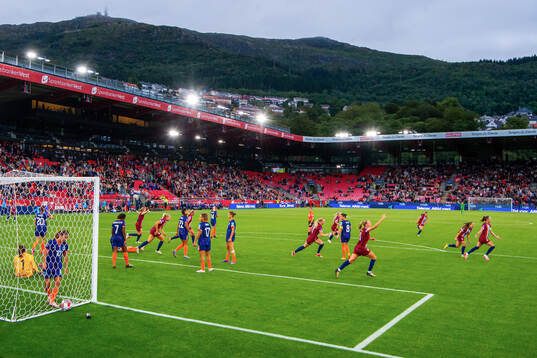 Caroline Graham Hansen of Norway celebrates