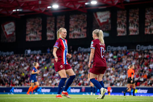 Karina Sævik and Thea Bjelde of Norway