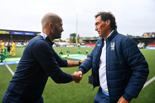 Norway head coach Luis Pimenta, left, and Ukraine head