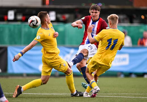 Daniel Braut of Norway has a shot