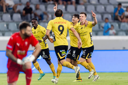 Andri Fannar Baldursson of Elfsborg celebrates the 2-3 goal