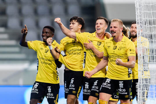 Andri Fannar Baldursson of Elfsborg celebrates the 2-3 goal
