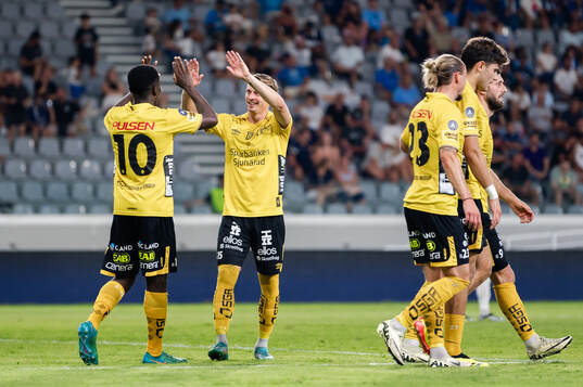Michael Baidoo and Simon Hedlund  of Elfsborg celebrate