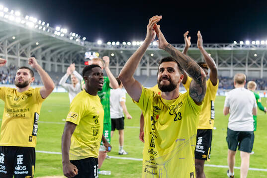 Players of Elfsborg celebrate
