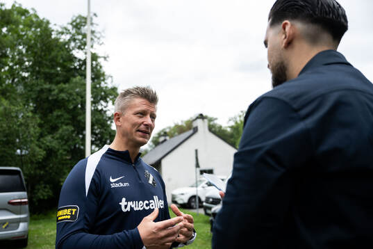 AIKs tränare Mikkjal Thomassen