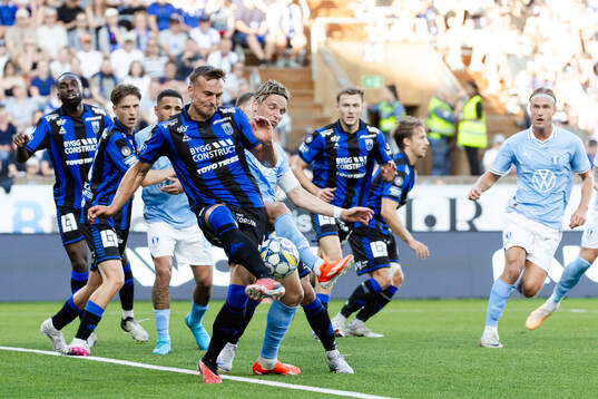 Sirius Henrik Castegren och Malmö FFs Jens Stryger Larsen