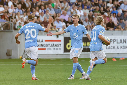 Malmö FFs Erik Botheim , Hugo Bolin och Sebastian Nanasi