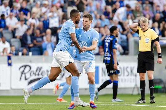 Malmö FFs Isaac Kiese Thelin och Lasse Berg Johnsen jublar
