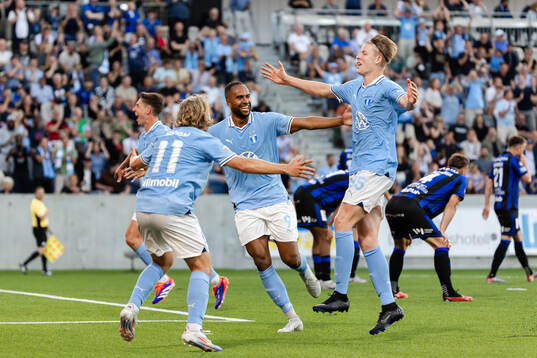 Malmö FFs Sebastian Nanasi , Isaac Kiese Thelin och Nils