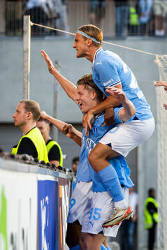 Malmö FFs Nils Zätterström och Erik Botheim jublar