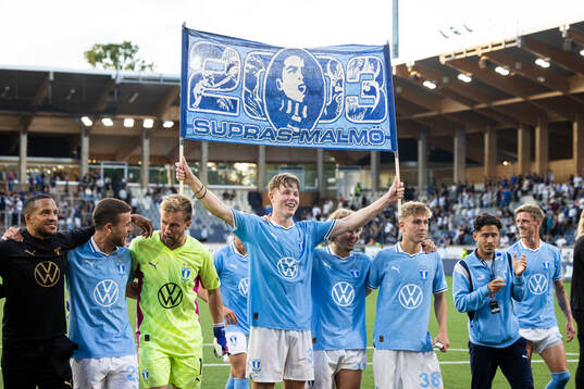 Malmö FFs Nils Zätterström och lagkamrater jublar
