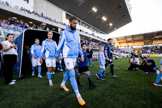 Malmö FFs Pontus Jansson innan fotbollsmatchen i