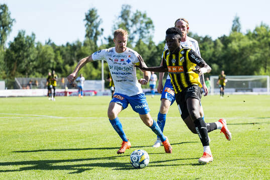 Värnamos Freddy Winsth och Häckens Zeidane Inoussa