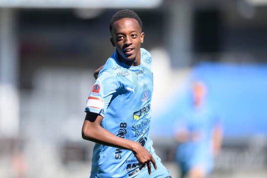 Eskilstunas spelare Ian Kimana jublar