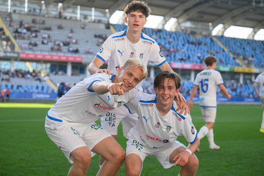 Lillehammers spelare jublar