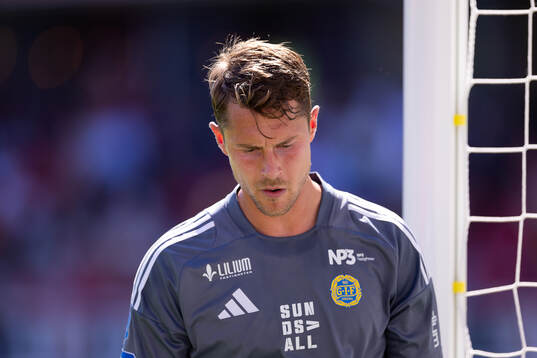 GIF Sundsvalls målvakt Jonas Olsson deppar