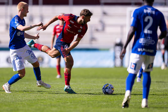 GIF Sundsvalls Lucas Forsberg och Östers Alibek Aliev