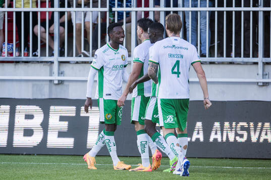 Hammarbys Jusef Erabi och Shaquille Pinas jublar