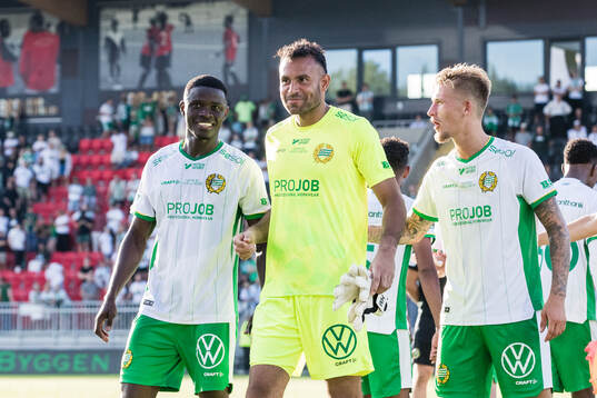 Hammarbys Ibrahima Breze Fofana och målvakt Warner Hahn