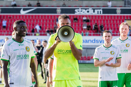 Hammarbys Ibrahima Breze Fofana och målvakt Warner Hahn