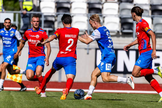 IK Oddevolds Linus Tornblad och Helsingborgs Jon Birkfeldt