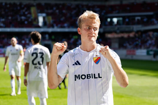 Djurgårdens Oskar Fallenius jublar