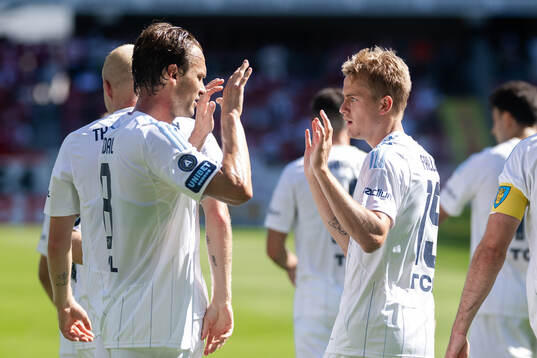 Djurgårdens Albin Ekdal och Oskar Fallenius jublar