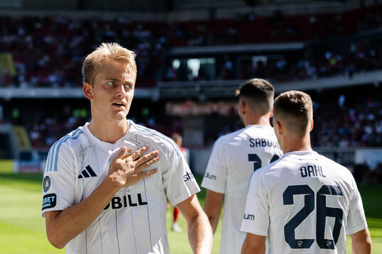 Djurgårdens Oskar Fallenius jublar