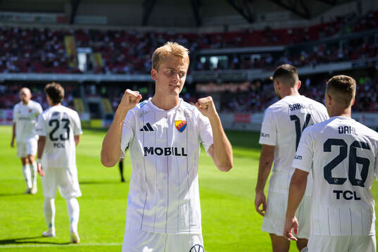 Djurgårdens Oskar Fallenius jublar