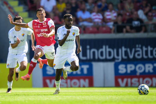 Kalmars Romario Pereira Sipiao och Djurgårdens Tokmac Nguen