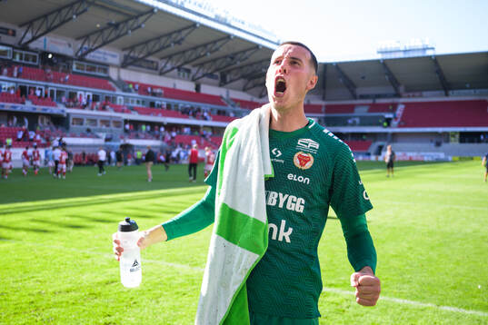 Kalmars målvakt Samuel Brolin jublar