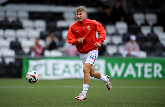 Kristoffer Haukas Steinset of Norway warms-up