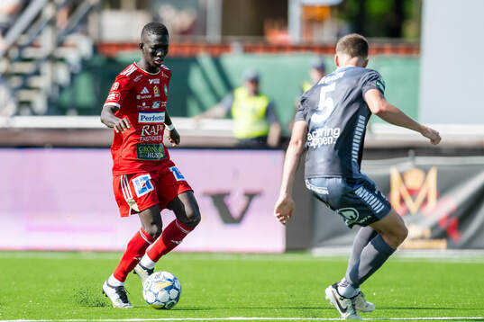 Skövde AIKs Mamadou Ousmane Diagne och Brages Oskar Ågren