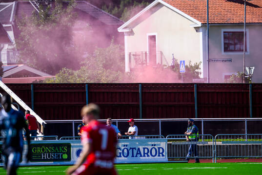 Rök utanför arenan