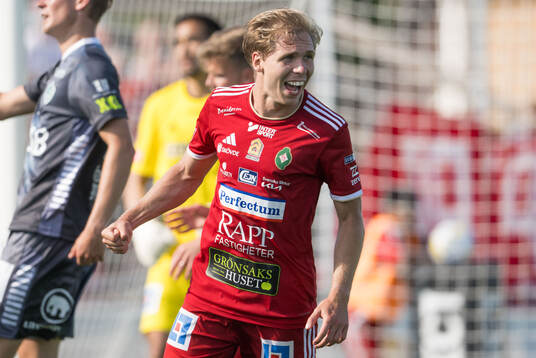 Skövde AIKs Emil Skillermo jublar