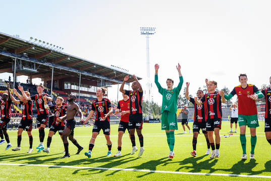 Bläddra bland fler bilder av Fotboll, Superettan, Östersund - Degerfors