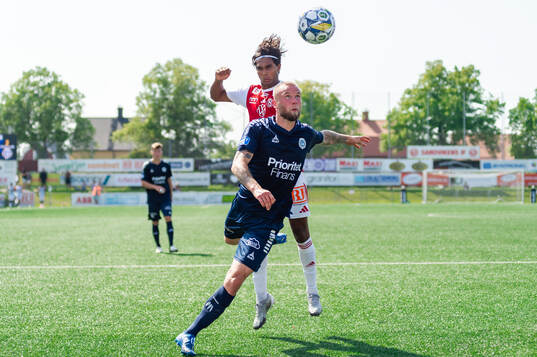 Utsiktens Alexander Faltsetas och Sandvikens IFs Jonathan