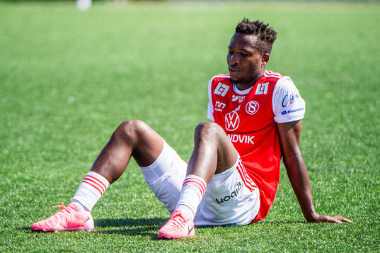 Bläddra bland fler bilder av Fotboll, Superettan, Sandviken - Utsikten