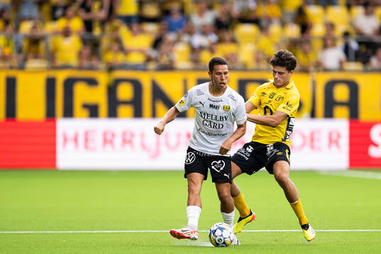 Mjällbys Nicklas Røjkjær och Elfsborgs Besfort Zeneli