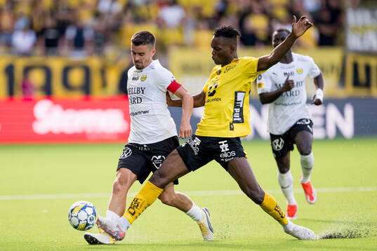 Mjällbys Jesper Gustavsson och Elfsborgs Jalal Abdullai